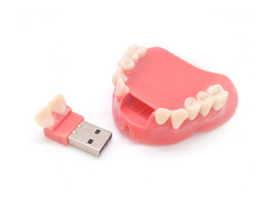 Üst Total Şeklinde USB Bellek