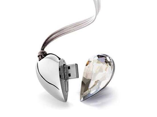 Kalp & Metalden Oluşan USB Bellek